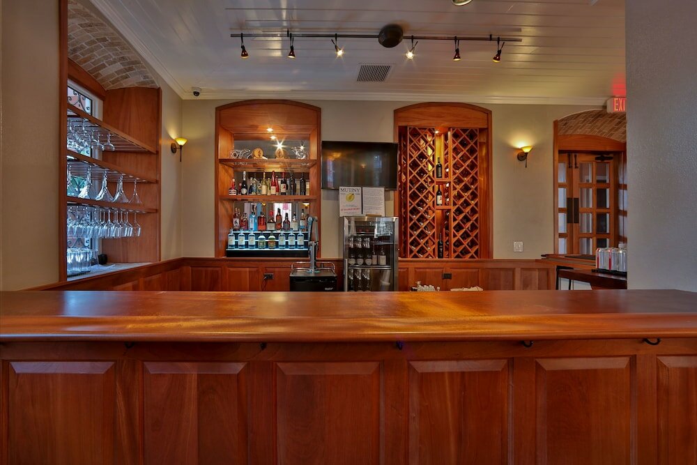 Фото Company House Hotel