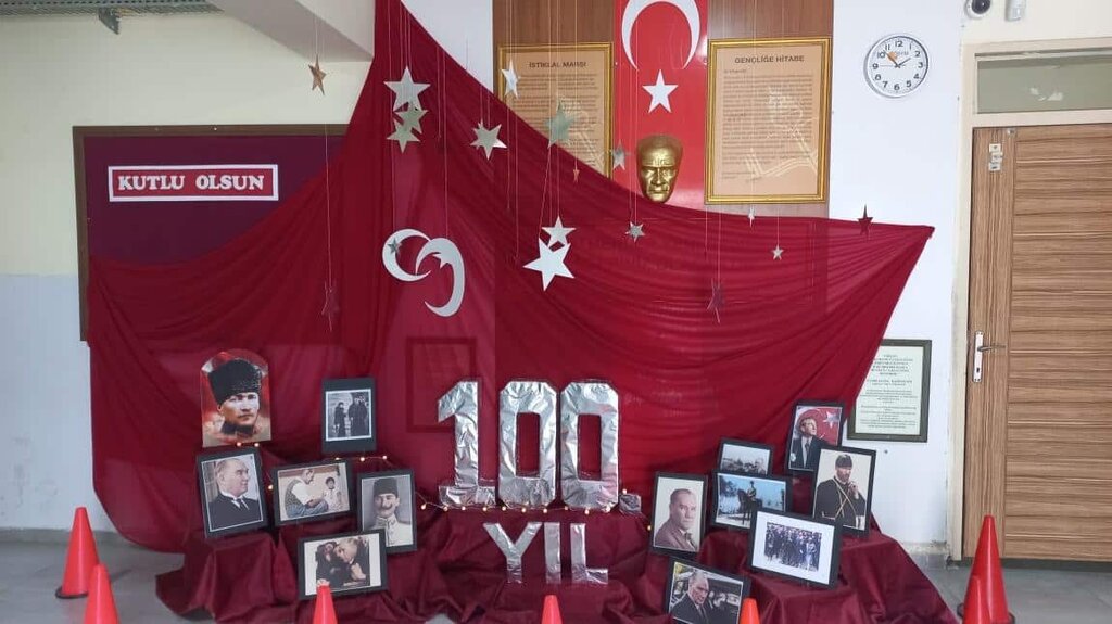 School Namik Kemal Secondary School, Adapazari, photo