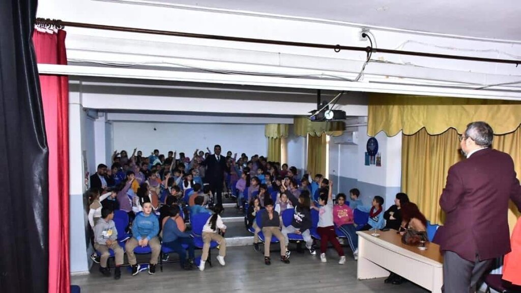 Primary school Camlikule Martyr Omer Sari Primary School, Izmir, photo