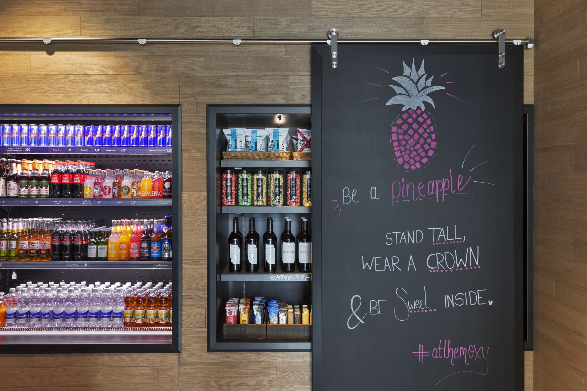 Фото Moxy Frankfurt City Center