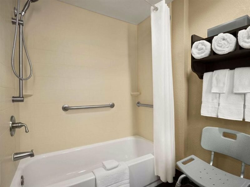 Фото La Quinta Inn & Suites by Wyndham Richmond-Midlothian