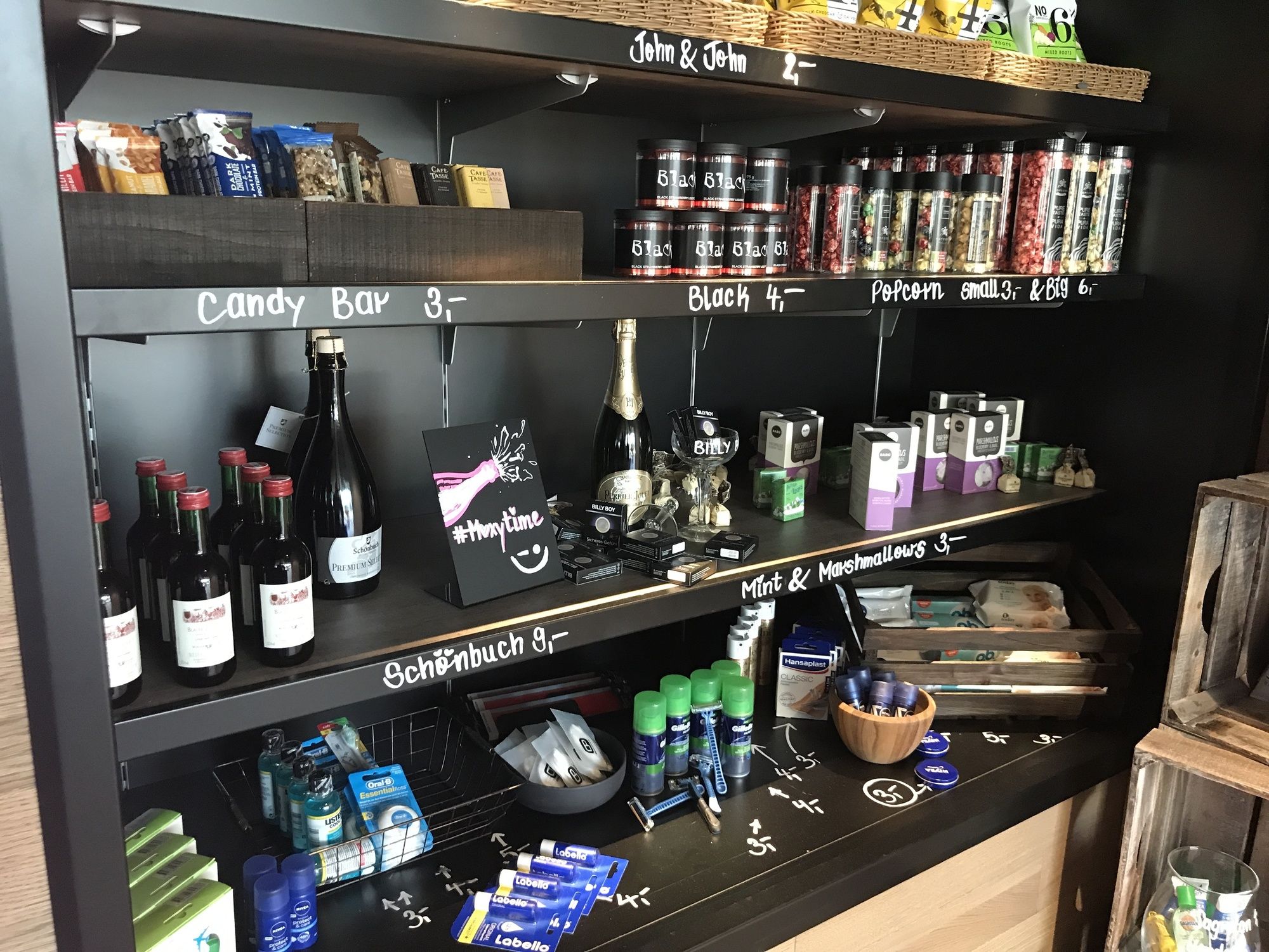 Фото Moxy Frankfurt City Center