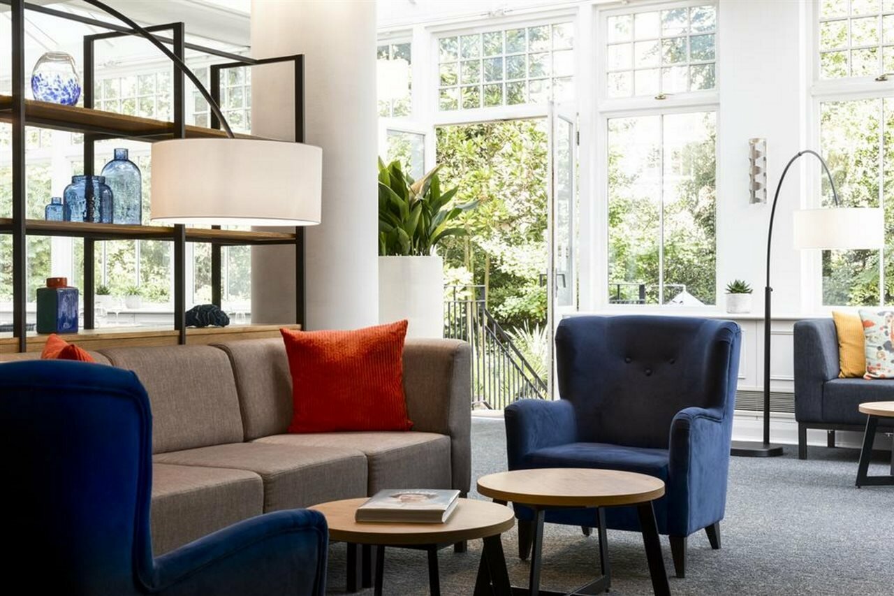 Фото Ember Locke Kensington