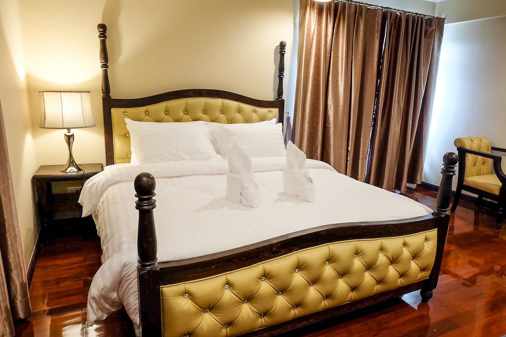 Фото Siri Heritage Bangkok Hotel