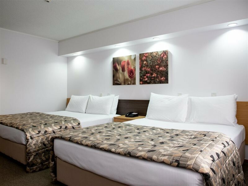 Фото Auckland Rose Park Hotel