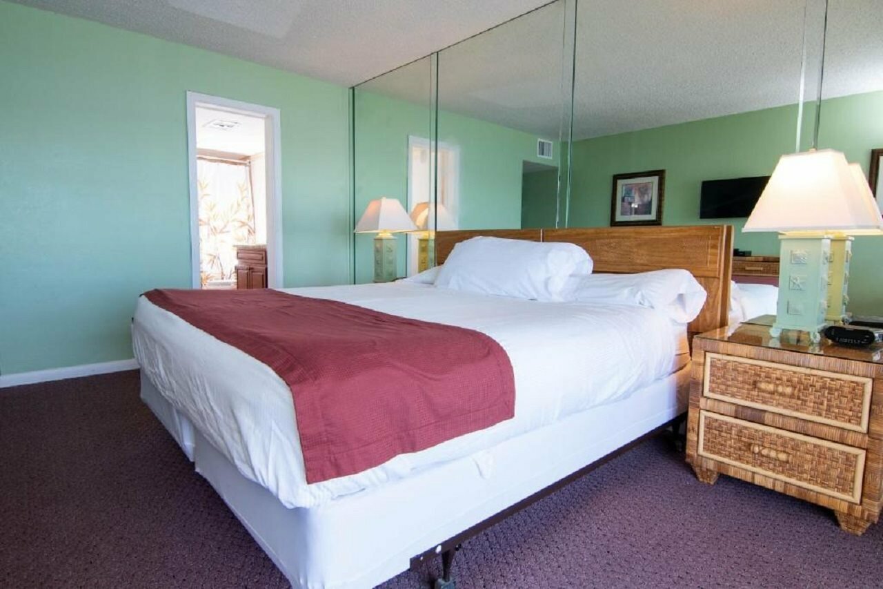 Фото Palm Beach Waterfront Suites