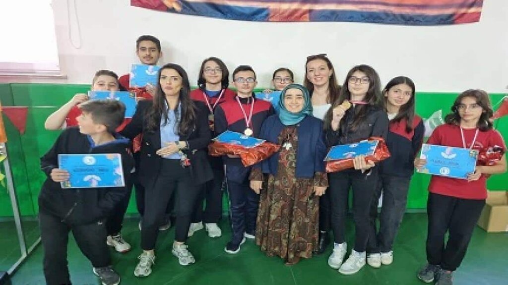 مدرسة Sehit Erdem Ertan Secondary School ، أنقرة، صورة