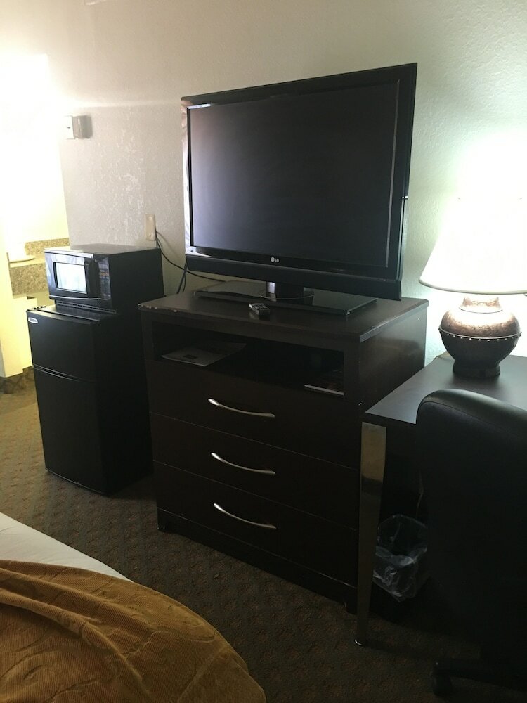 Фото A Victory Inn - West Dearborn