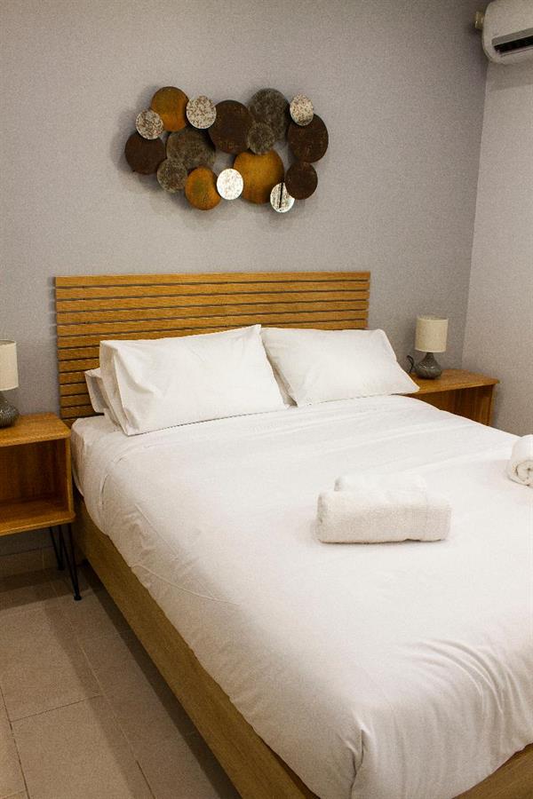 Фото 12 Keys Apartments