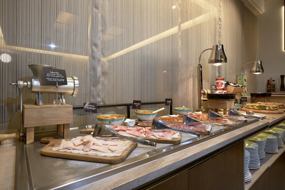 Фото Hotel Bécquer