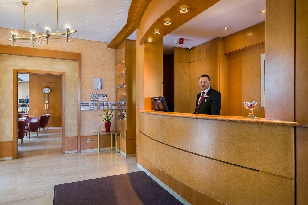 Фото Hotel Rieker Stuttgart Hauptbahnhof