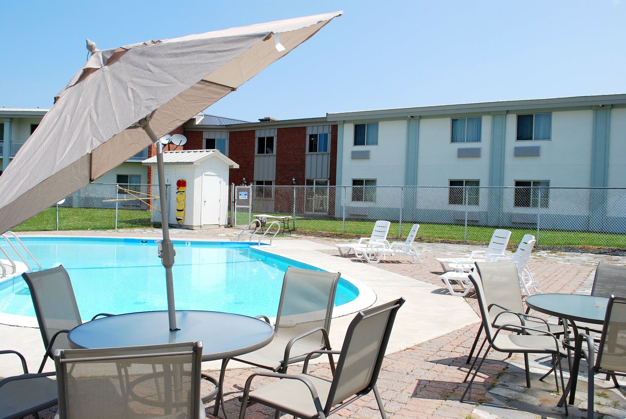 Фото Travelodge by Wyndham Watertown