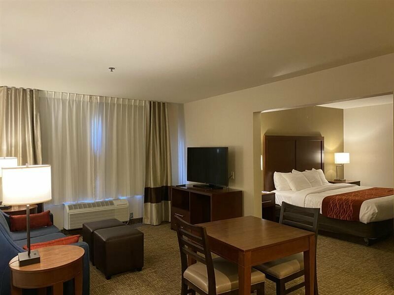 Фото Comfort Inn Marina on the Monterey Bay