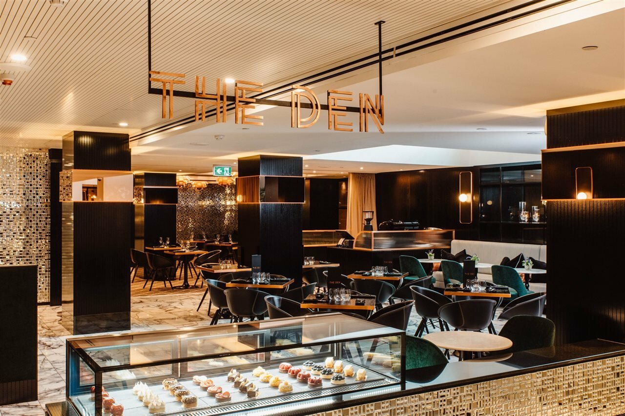 Фото Mayfair Hotel