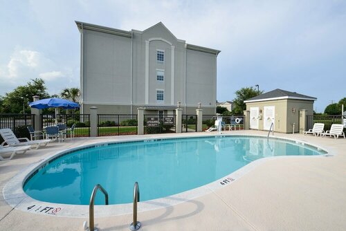 Гостиница Comfort Suites Myrtle Beach Central в Миртл-Бич