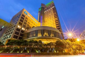 Гостиница Wyndham Surabaya City Centre в Сурабае