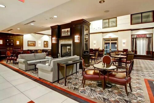 Гостиница Homewood Suites Toronto Airport Corporate Centre в Торонто