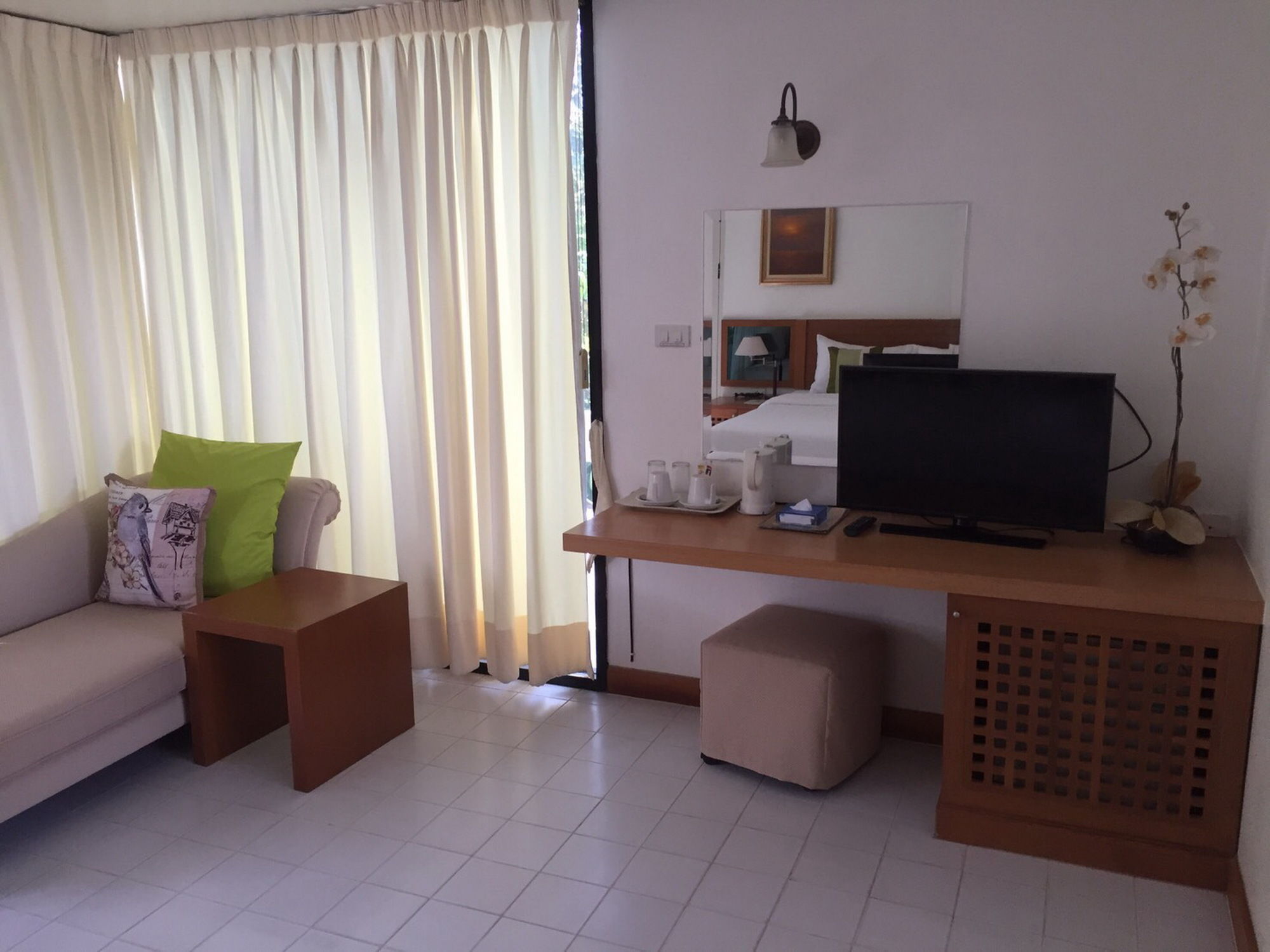 Фото Nern Chalet Beachfront Hotel