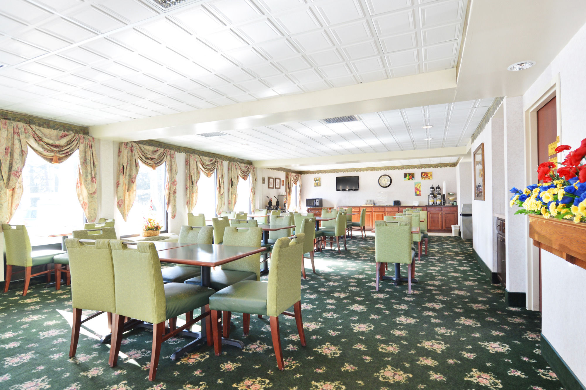 Фото Hotel M Mount Pocono