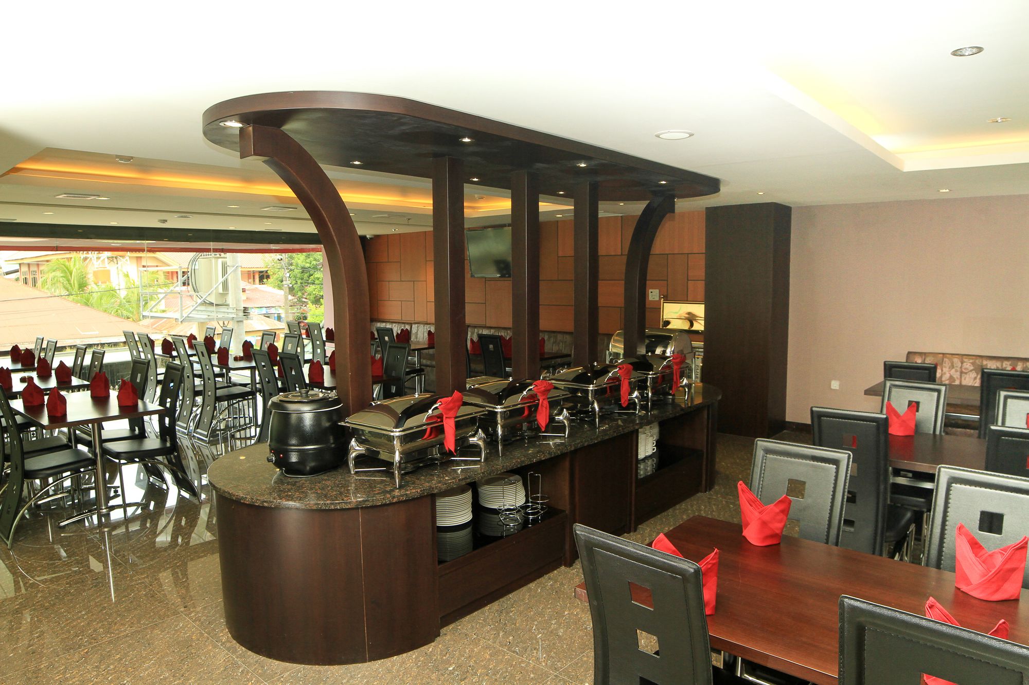 Фото Continent Centrepoint Hotel Makassar