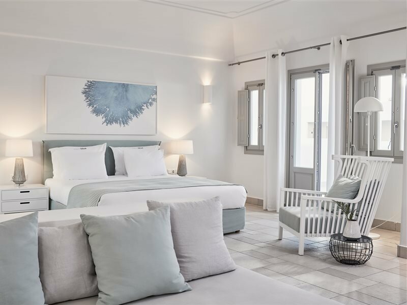 Фото Aqua Blue Hotel