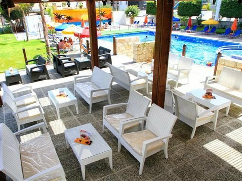 Фото The Caravel Hotel