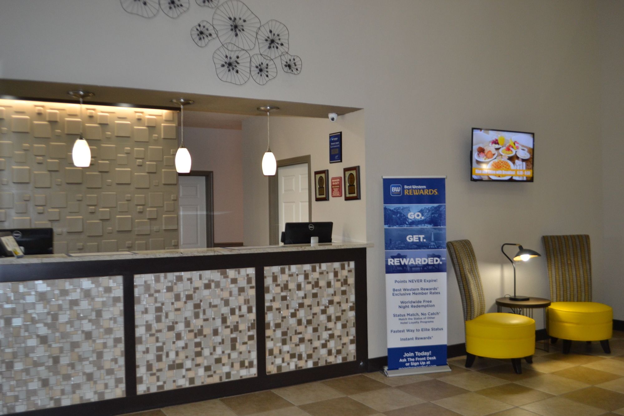 Фото Best Western Sherwood Inn & Suites