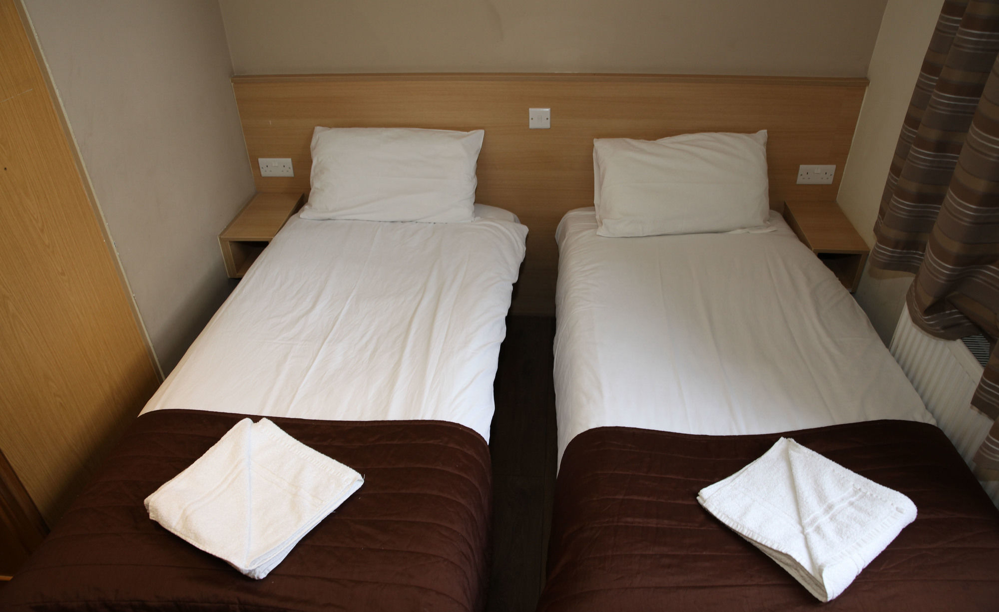 Фото Holland Court Hotel