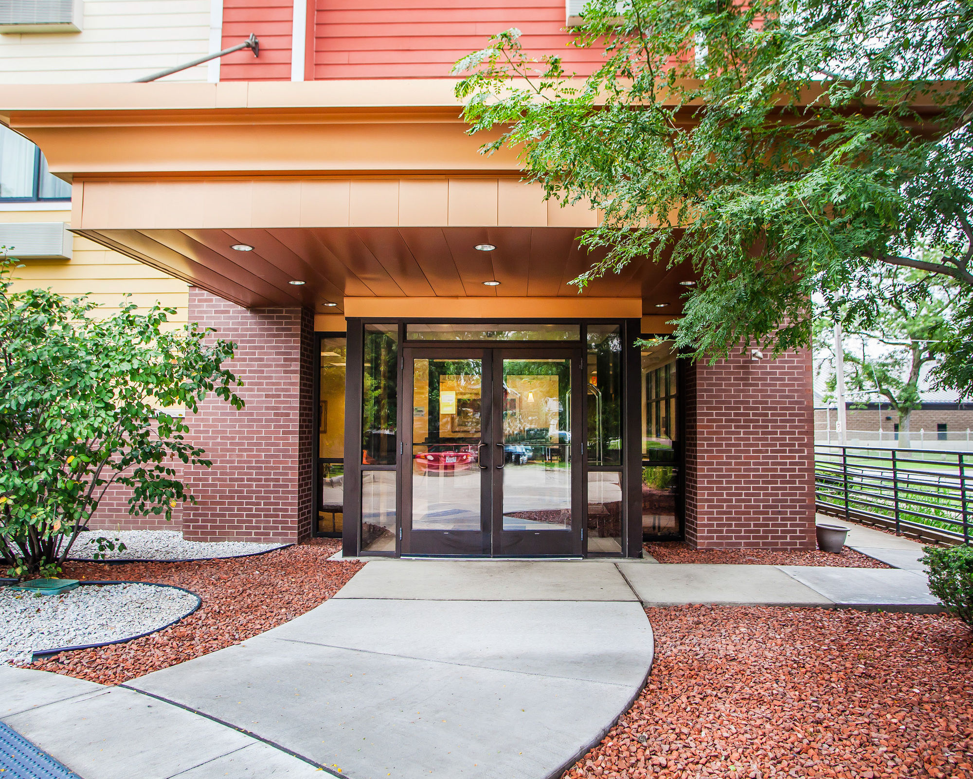 Фото Econo Lodge Inn & Suites Fairgrounds