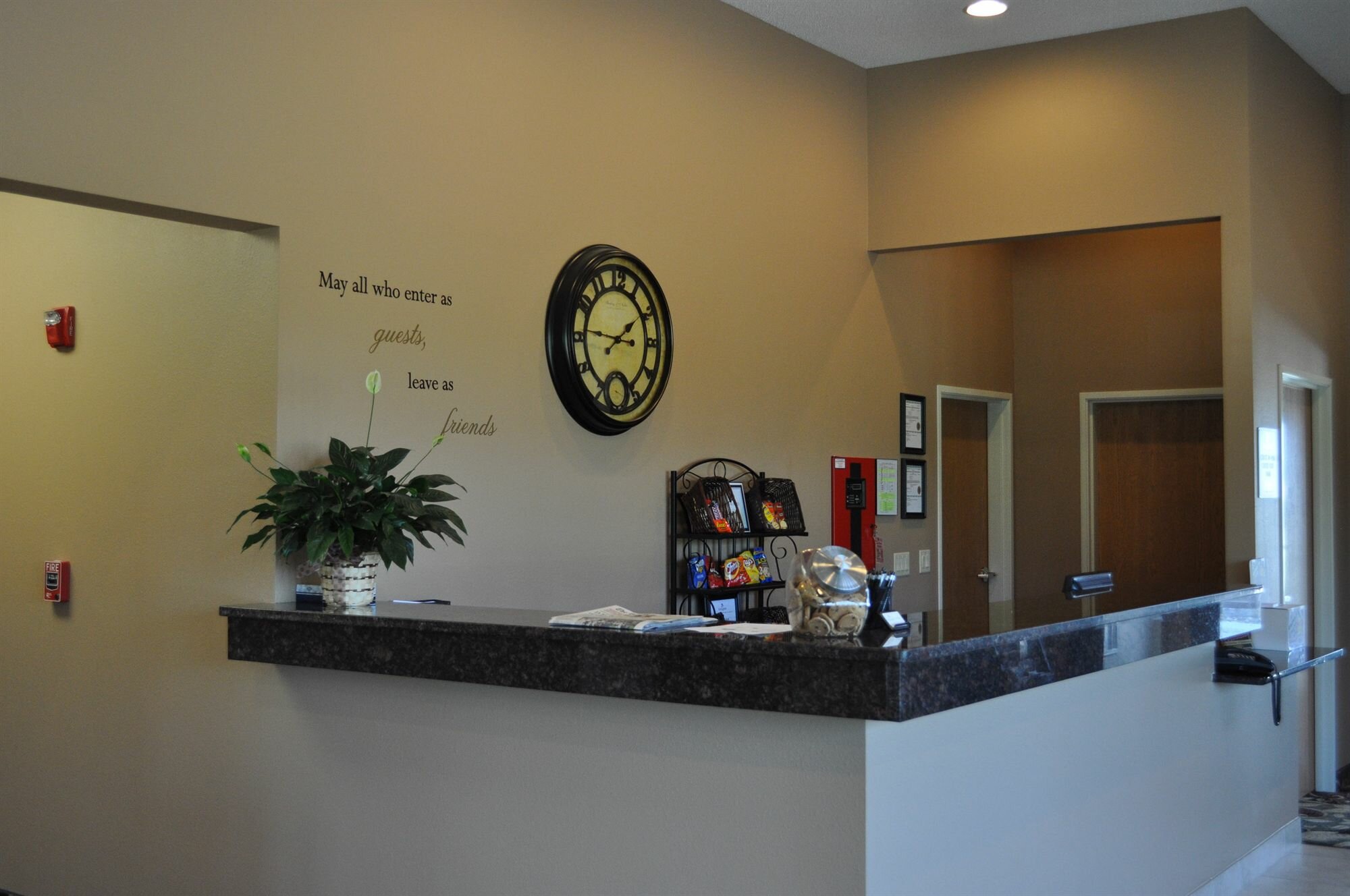 Фото Rock Island Inn & Suites