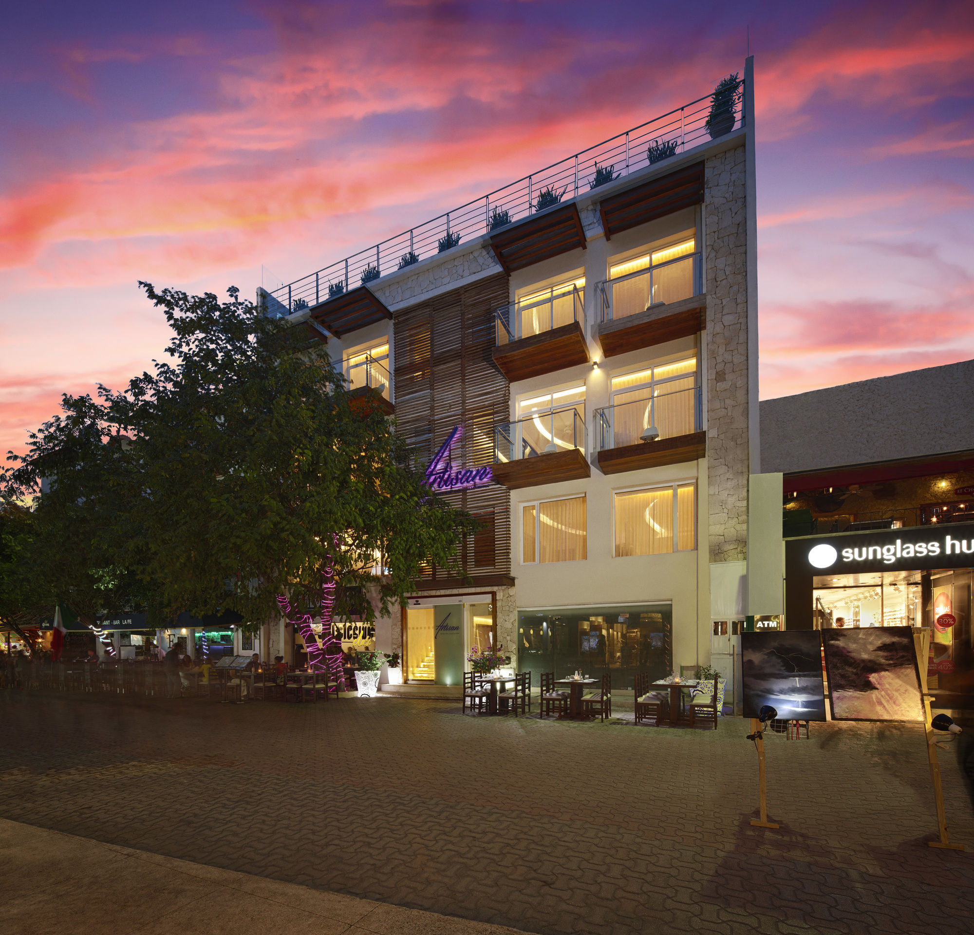 Фото отеля 1