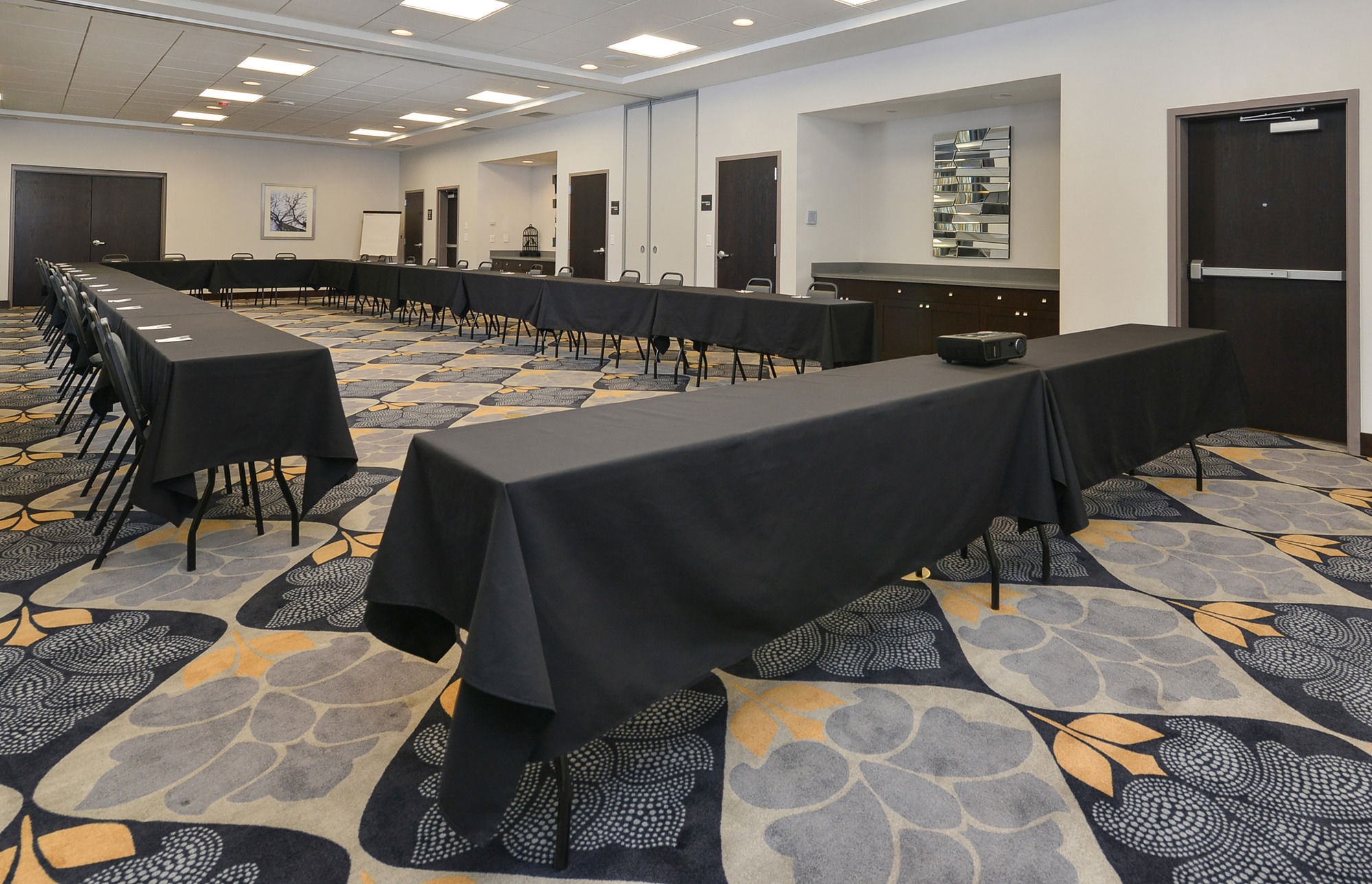 Фото Hampton Inn & Suites Des Moines Downtown