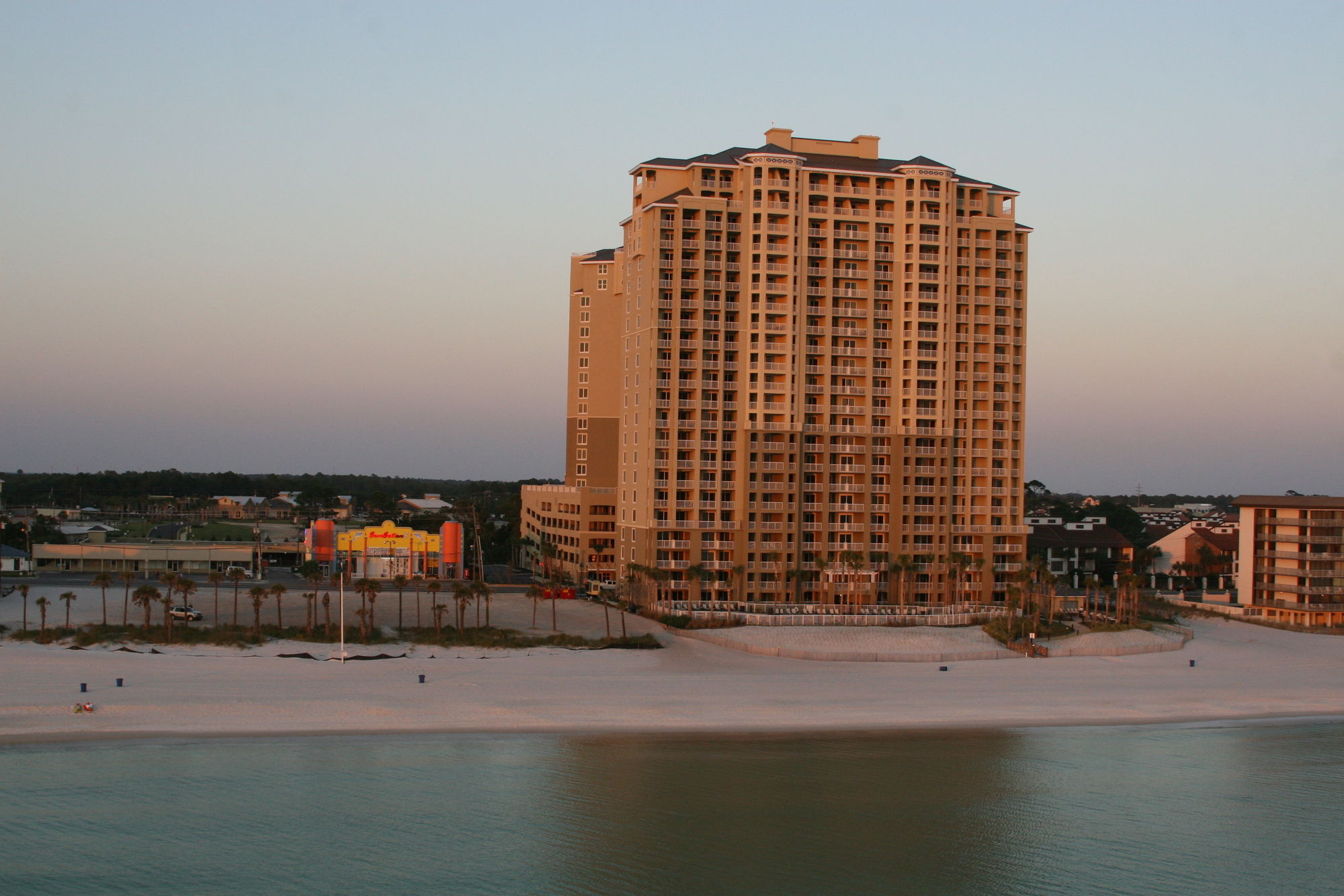 Фото Grand Panama Beach Resort by Emerald View Resorts