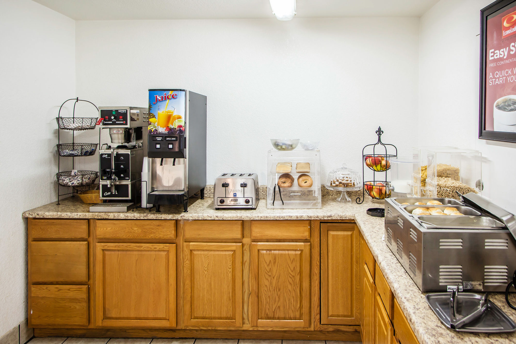 Фото Econo Lodge Truman Inn