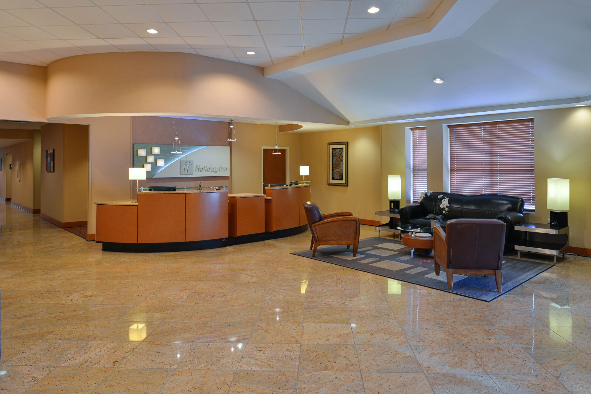 Фото Holiday Inn Martinsburg, an Ihg Hotel