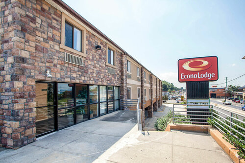 Гостиница Days Inn by Wyndham Jersey City Nyc Area в Секаукусе