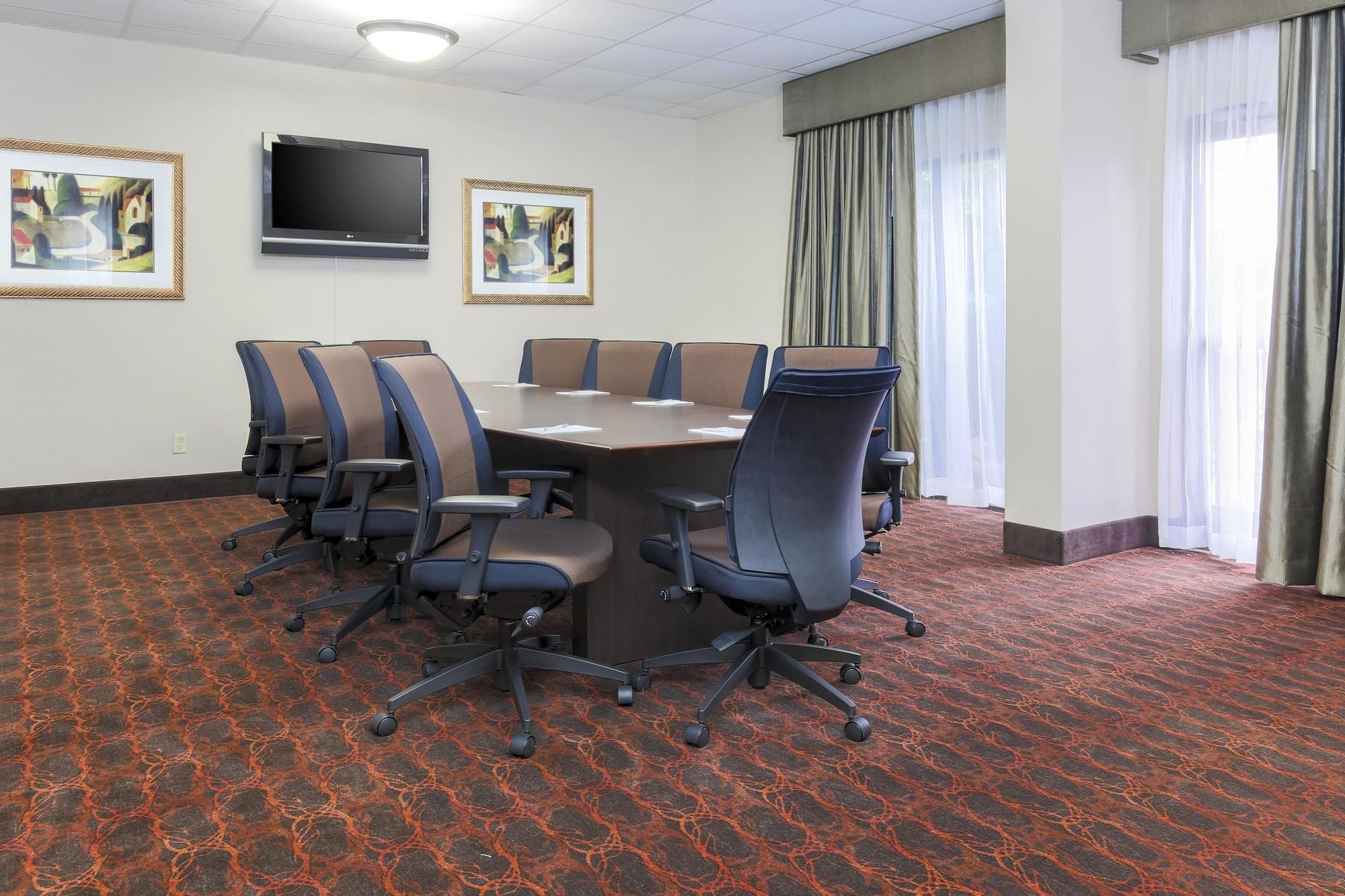 Фото Hampton Inn Laredo