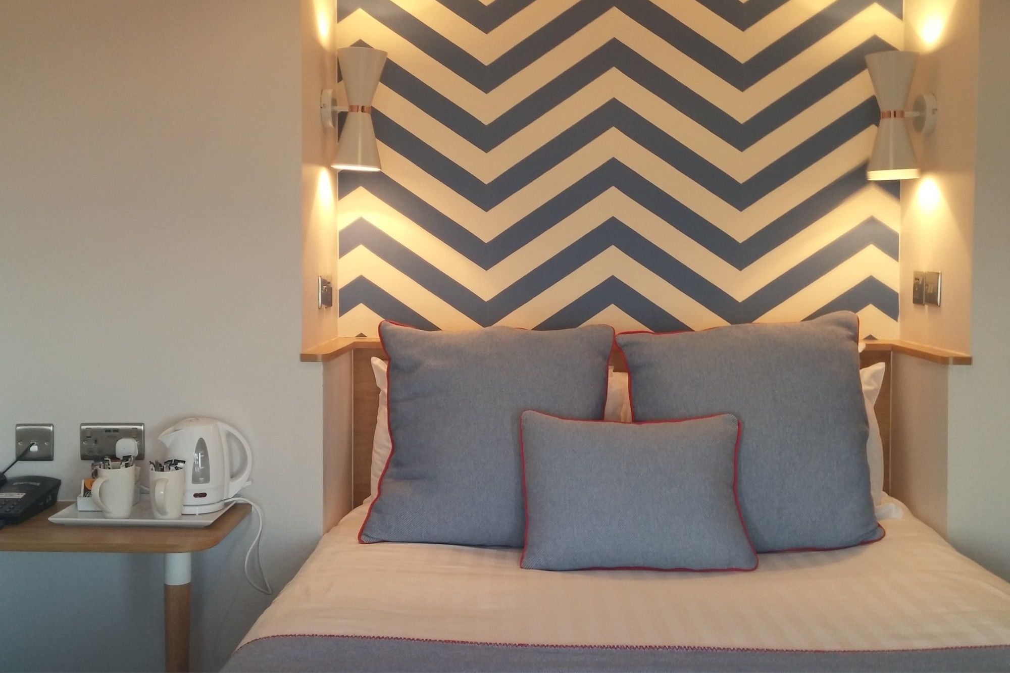 Фото Legends Hotel Brighton