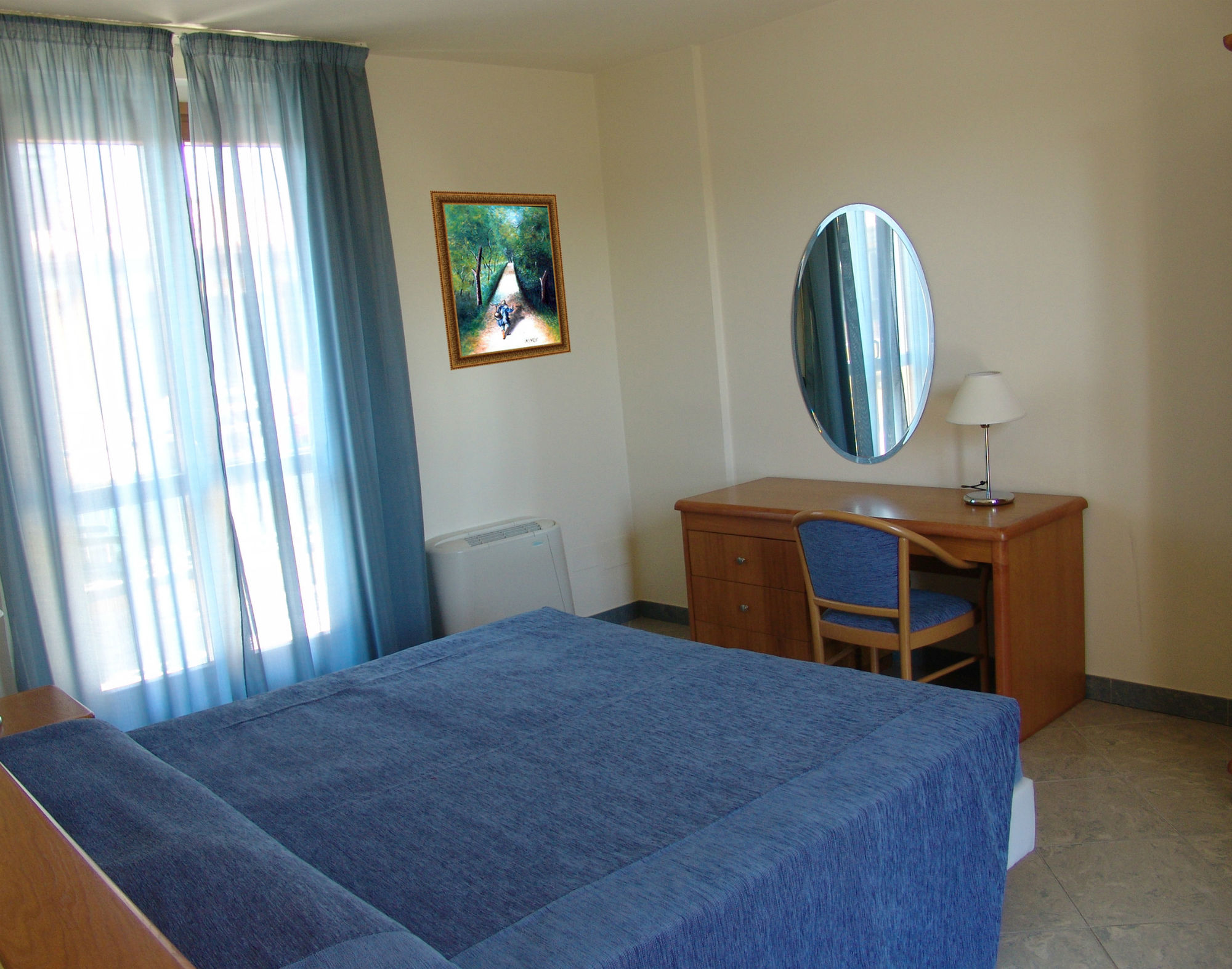 Фото Continental Resort