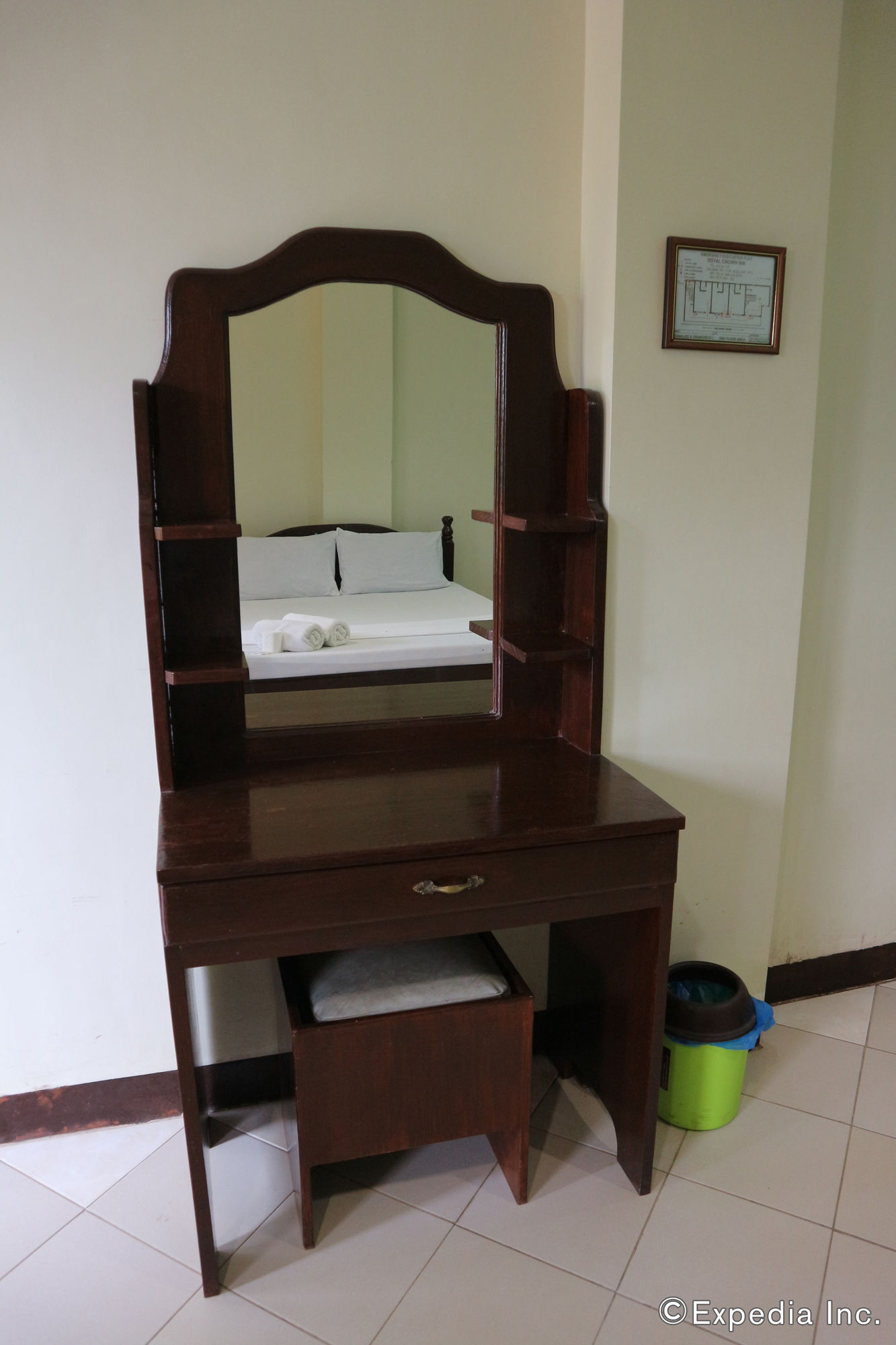 Фото Royal Crown Inn