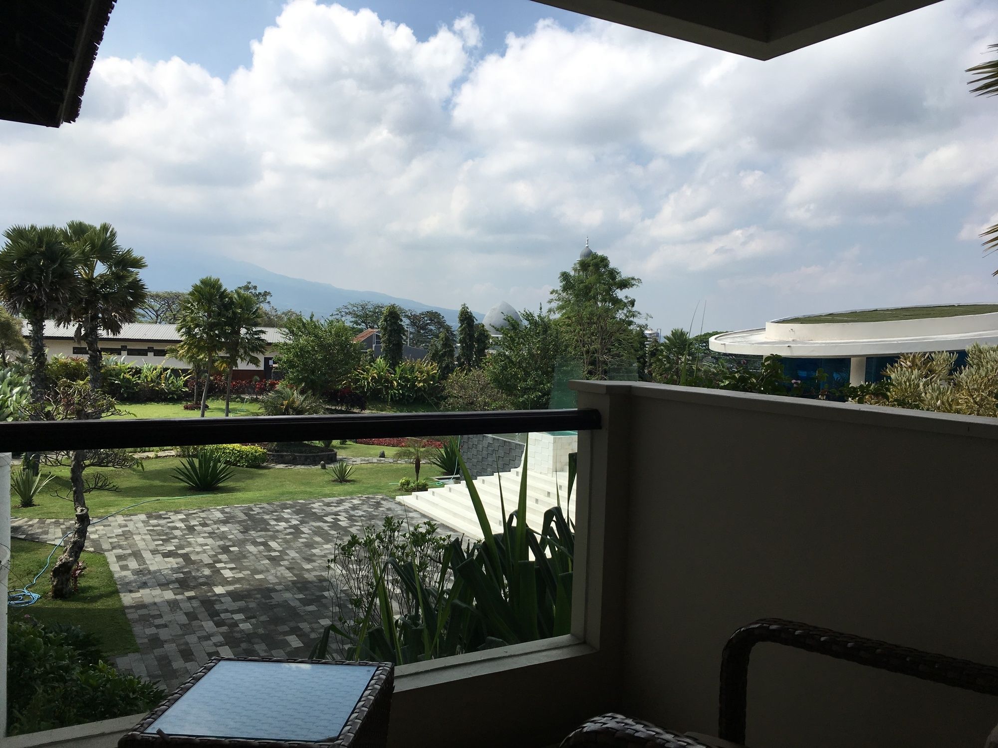 Фото The Singhasari Resort