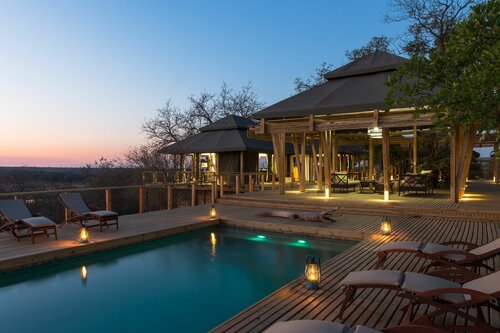 Внешний вид отеля Simbavati Hilltop Lodge в Бушбакридже, фото 1