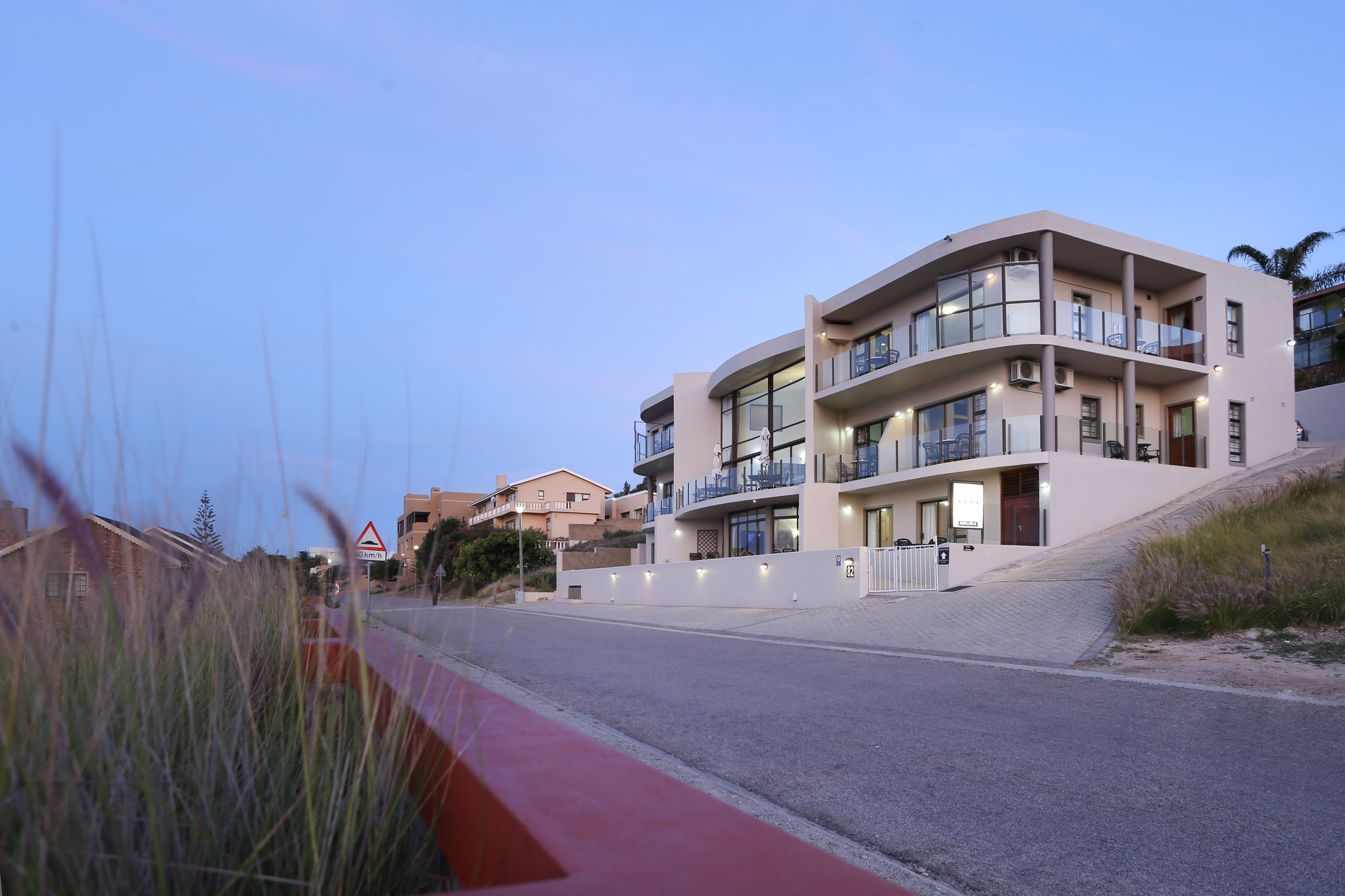 Фото Bar T Nique Guest House