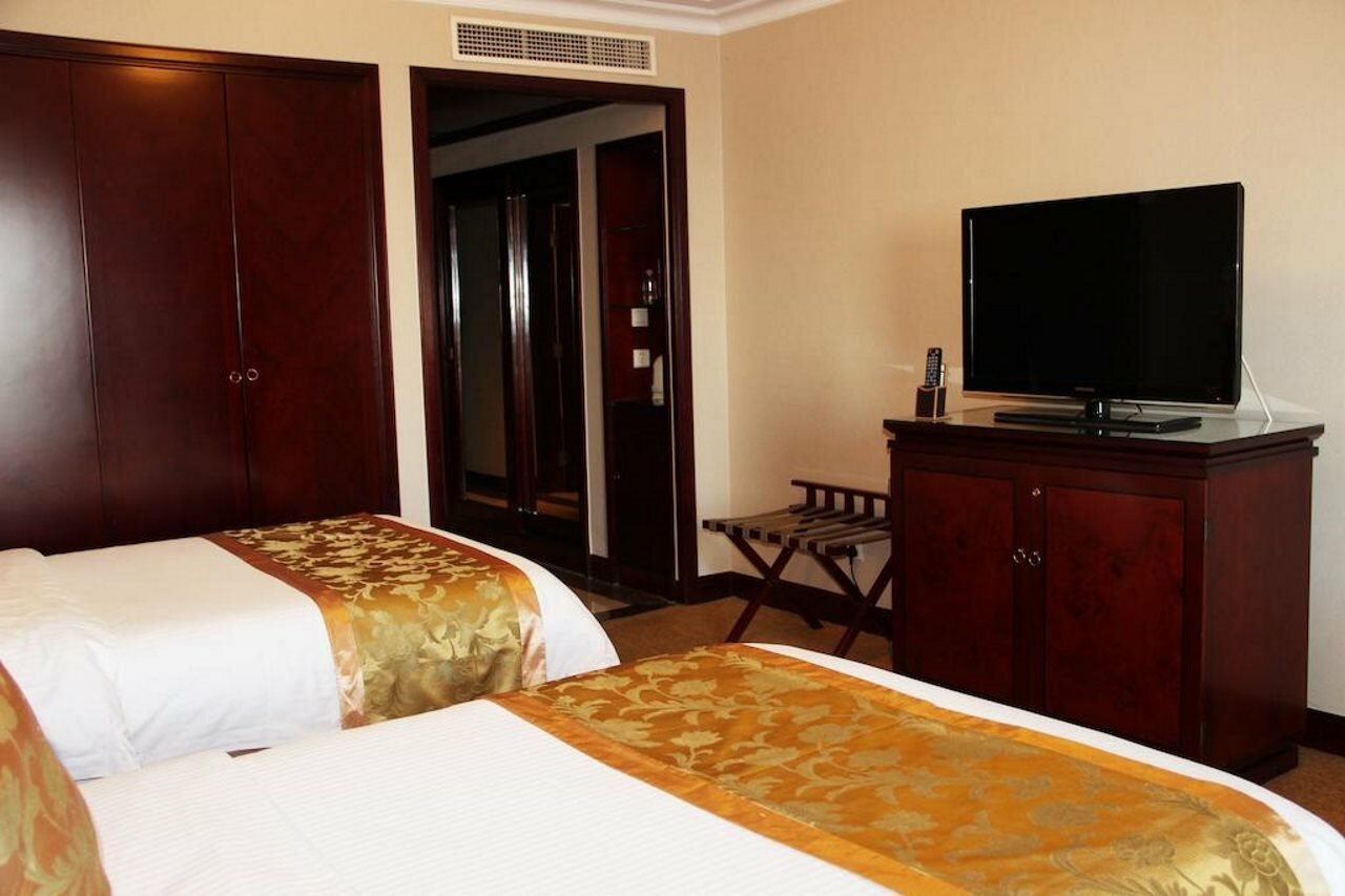 Фото Oriental Riverside Bund View Hotel