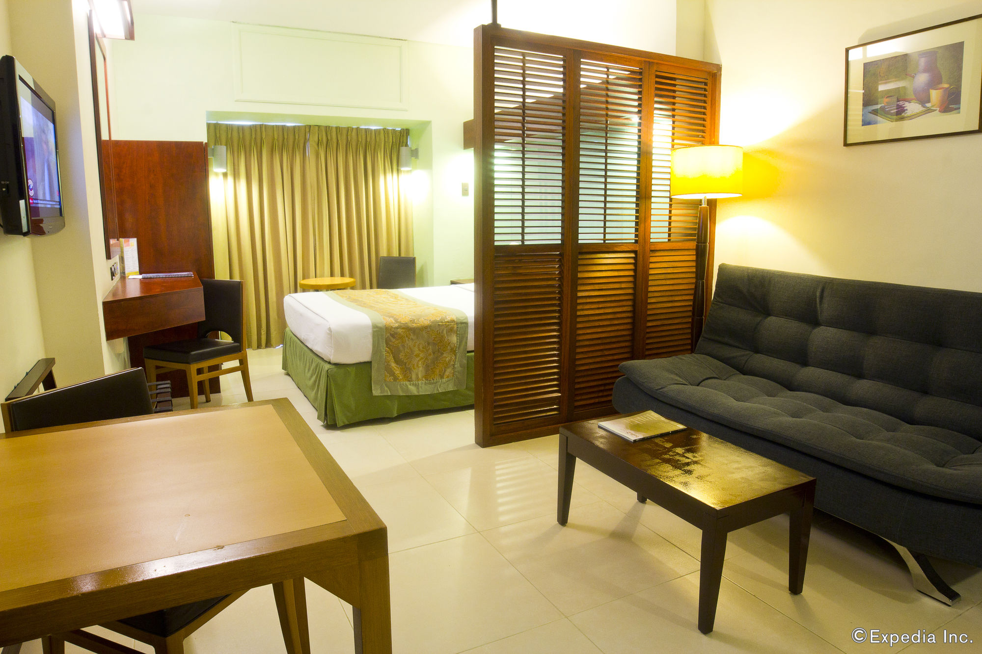 Фото Microtel by Wyndham Mall of Asia