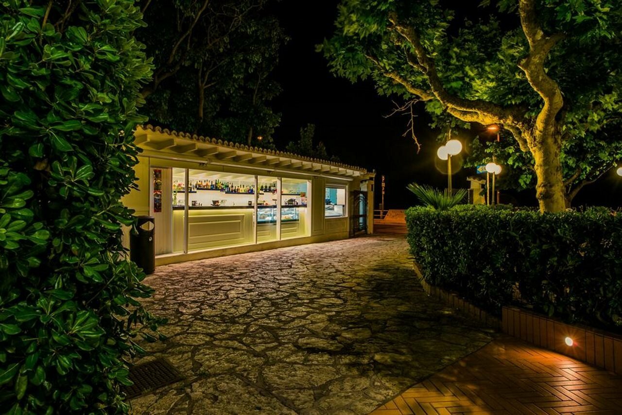 Фото Bajamar Beach Hotel