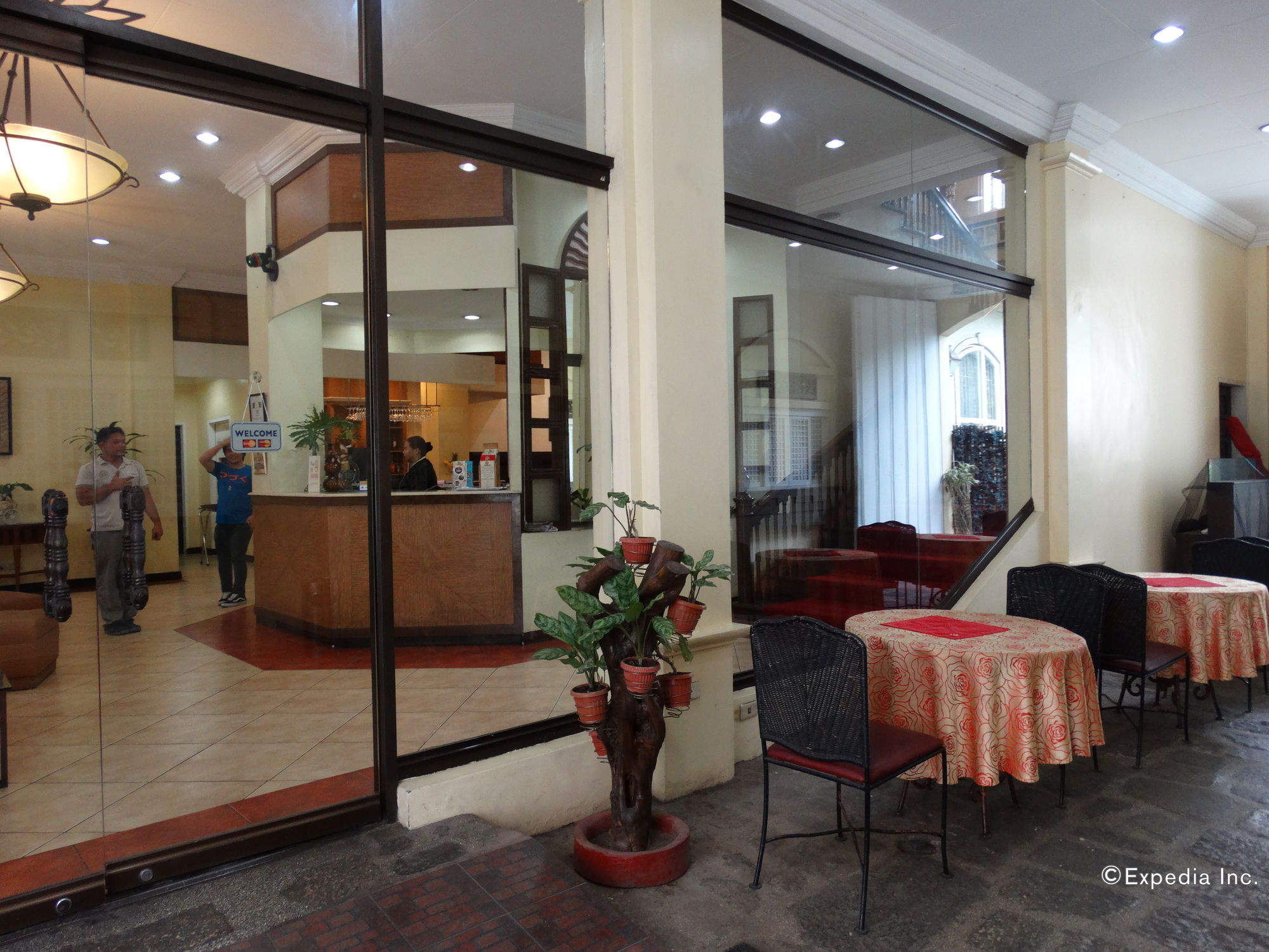 Фото White Knight Hotel Intramuros