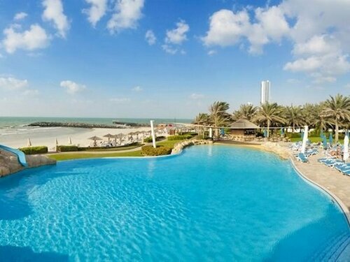 Гостиница Coral Beach Resort Sharjah в Аджмане