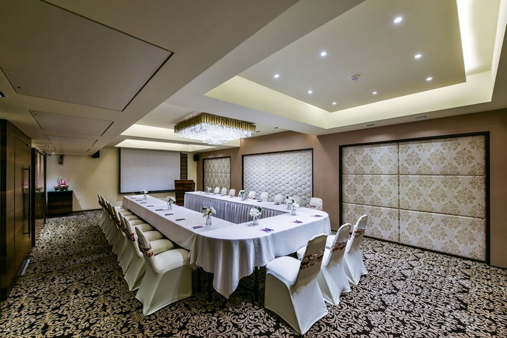 Фото The International by Tunga