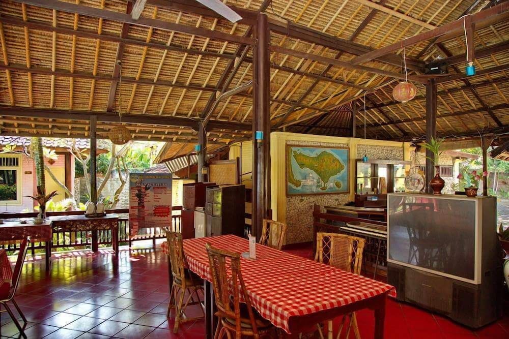 Фото Bali Lovina Beach Cottages